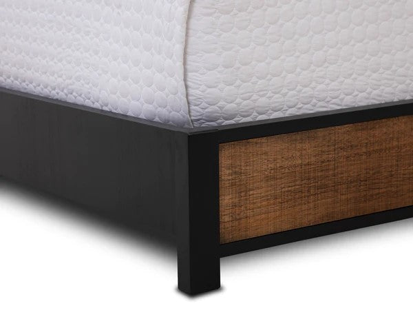 Cama Calabria Negro-Miel Wash