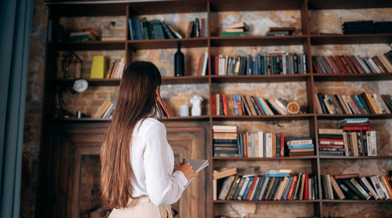 Descubre 5 ideas para organizar tu estante librero