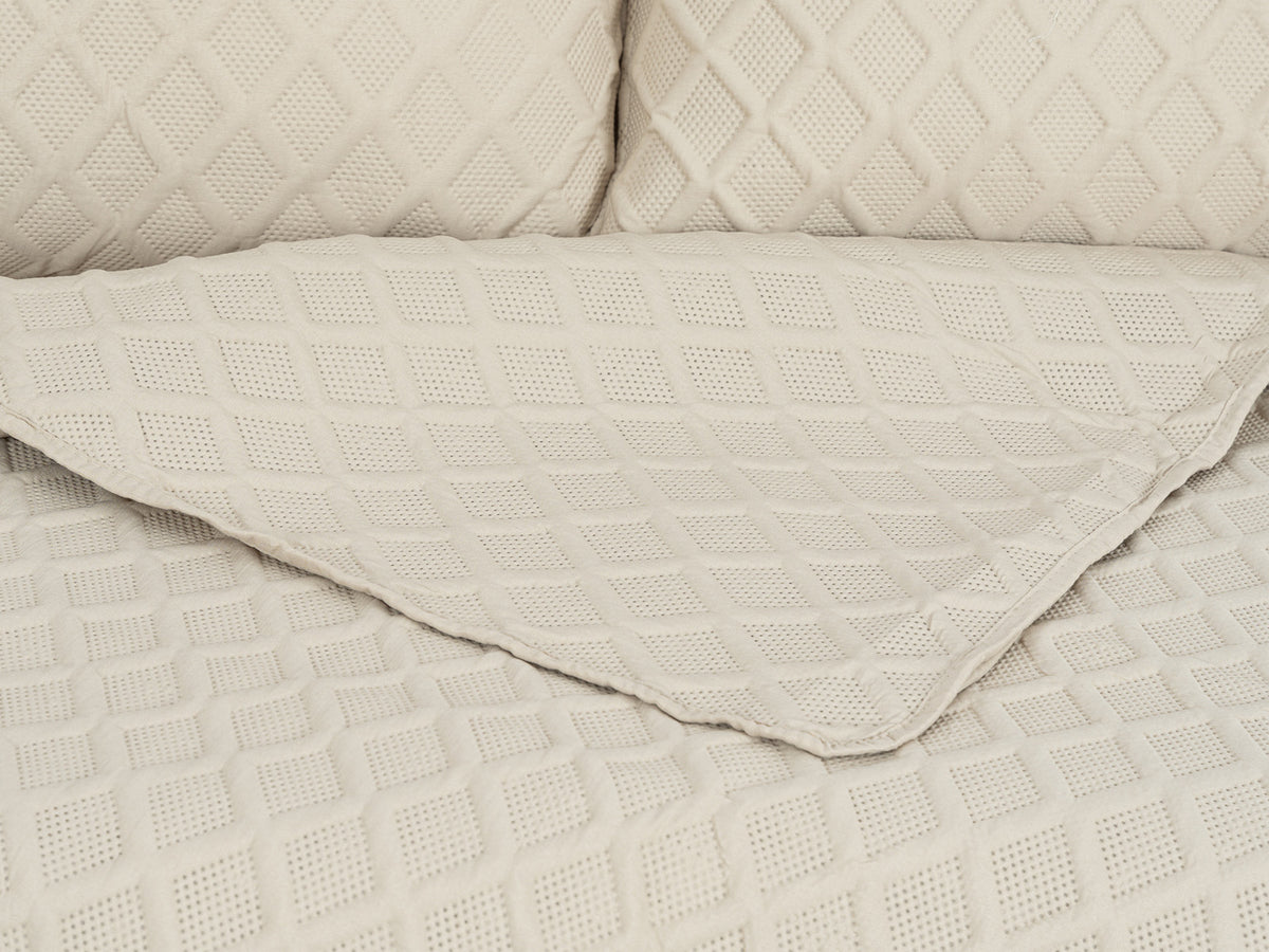 Cubrecama Splendor #Color_Beige Pinsonic